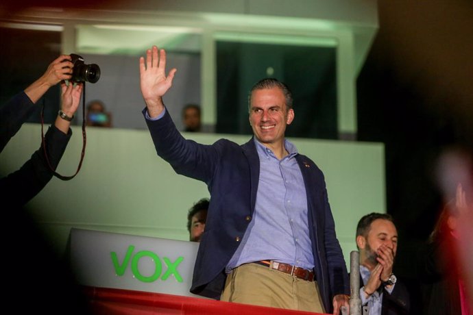 El número dos de Vox al Congrés per Madrid, Javier Ortega Smith celebra els bons resultats obtinguts en les eleccions, a la seu de Vox a Madrid (Espanya), 10 de novembre del 2019.