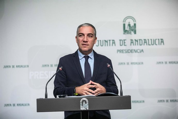 El consejero de Presidencia, Administración Pública e Interior, Elías Bendodo, tras la reunión del Consejo de Gobierno. Foto de archivo