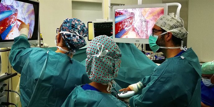 Operació pionera a Catalunya d'una pacient amb cncer de pulmó