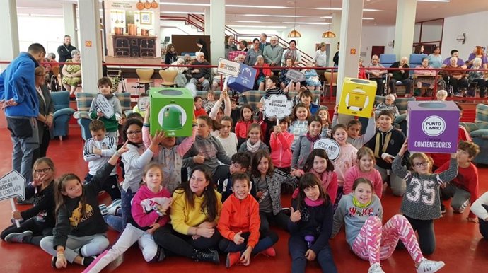 El Gobierno de Aragón y Ecoembes presentan el proyecto Terceros en edad, primeros en reciclar en Huesca.