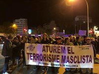 Miles de manifestantes se congregan en Plaza España con motivo del 25N