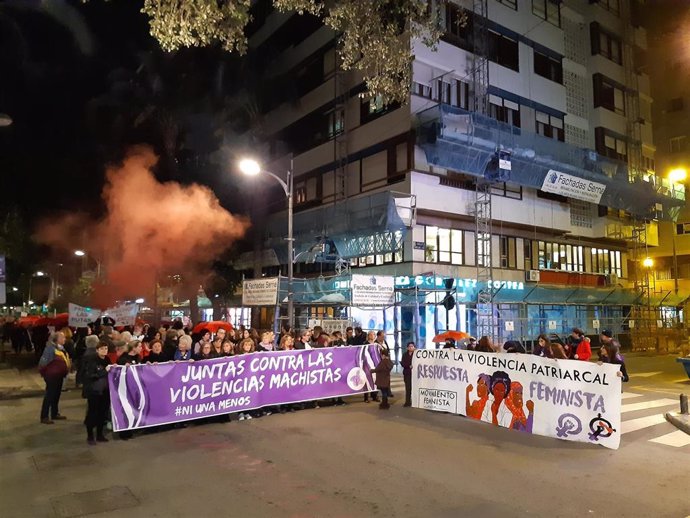 Imagen de la cabecera de la manifestación que se ha desarrollado por las calles de Murcia