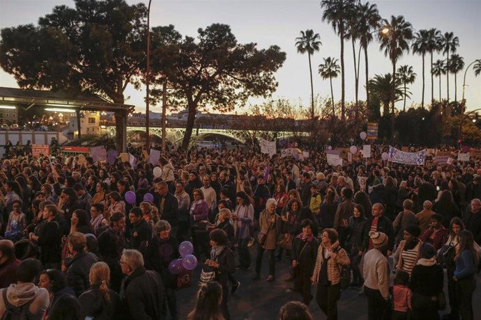 Manifestación convocada por el Movimiento Feminista con motivo del 8-M en Sevilla