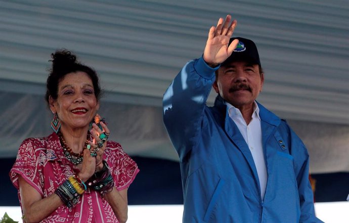 Daniel Ortega, presidente de Nicaraguay, y Rosario Murillo, su mujer y vicepresidenta