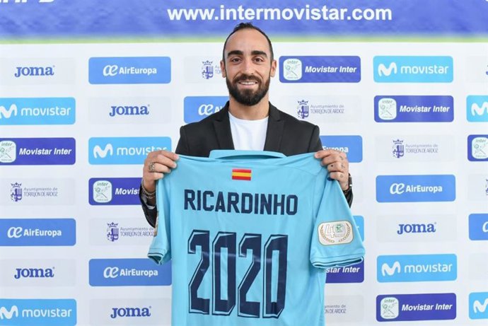 Ricardinho en su renovación con el Movistar Inter