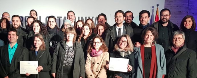 El conseller de Territorio y Sostenibilidad de la Generalitat, Dami Calvet, con los premiados en el III Premi Catalunya d'Ecodisseny 2019