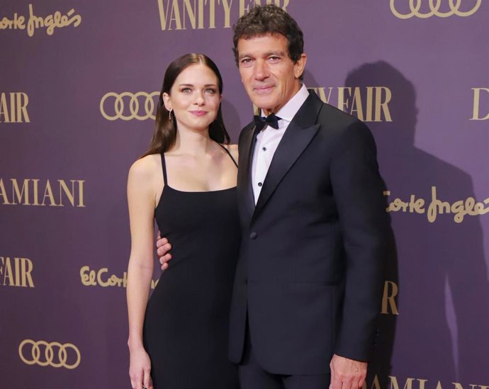 ANTONIO BANDERAS Y STELLA DEL CARMEN EN VANITY FAIR