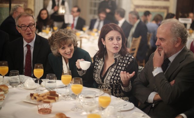 (I-D)  El ministro de Cultura y Deporte, José Guirao;  la ministra de Sanidad, Consumo y Bienestar Social, Maria Luisa Carcedo y la vicesecretaria general del PSOE, Adriana Lastra