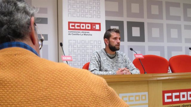 El coordinador del Sector Autonómico de CCOO-FSC en CLM, Ramón González, en rueda de prensa