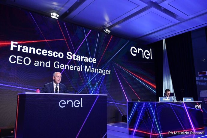 Francesco Starace, consejero delegado de Enel en la presentación del plan estratégico 2020-2022
