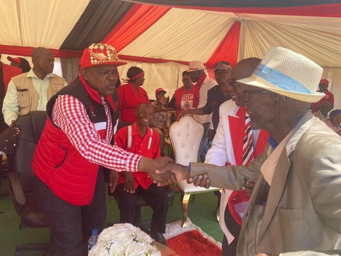 El presidente de Botsuana, Mokgweetsi Masisi, en un acto electoral