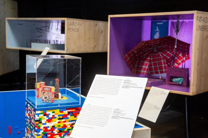 Piezas de la exposición 'Héroes ocultos. Inventos geniales. Objetos cotidianos'.