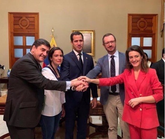 Diputados chavistas increpan a Maroto y Echániz en la Asamblea Nacional de Venez