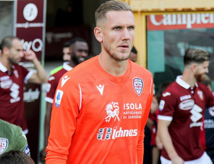 Robin Olsen, portero del Cagliari