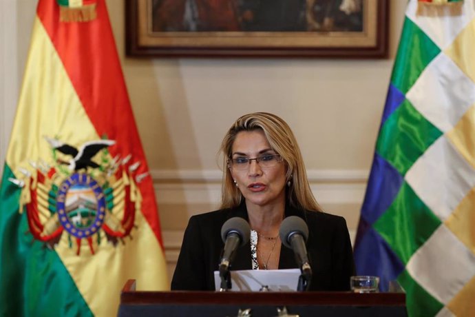La autoproclamada presidenta interina de Bolivia, Jeanine Añez
