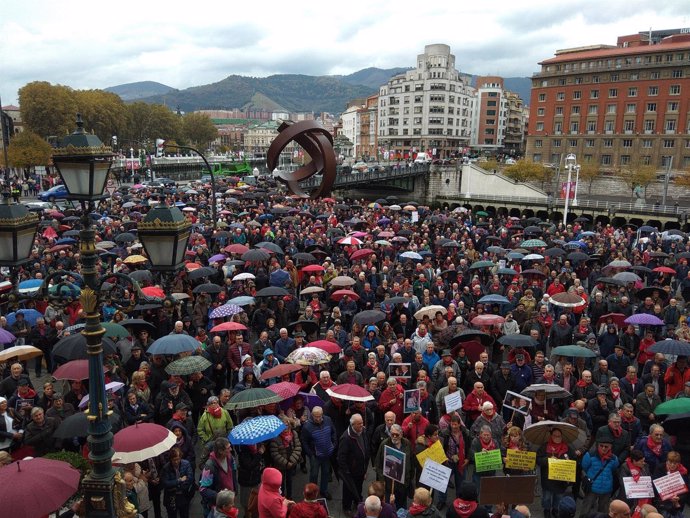 Manifestación del Movimiento de Pensionistas de Bizkaia en Bilbao
