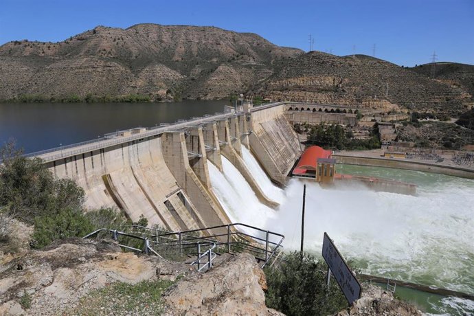 La presa de Mequinenza (Zaragoza).