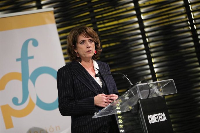 La ministra de Justicia en funciones, Dolores Delgado, interviene en la presentación de la campaña 'Cambia el marco. Nuevas miradas para una sociedad intercultural' impulsada por la Fundación Pluralismo y Democracia en el Matadero de Madrid, a 26 de nov