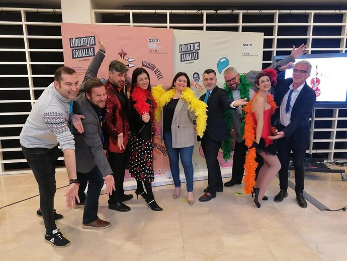 La consejera de Educación y Cultura, Esperanza Moreno, ha presentado hoy junto a la directora de la Orquesta Sinfónica, Virginia Pérez, el clico 'Conciertos Canallas'