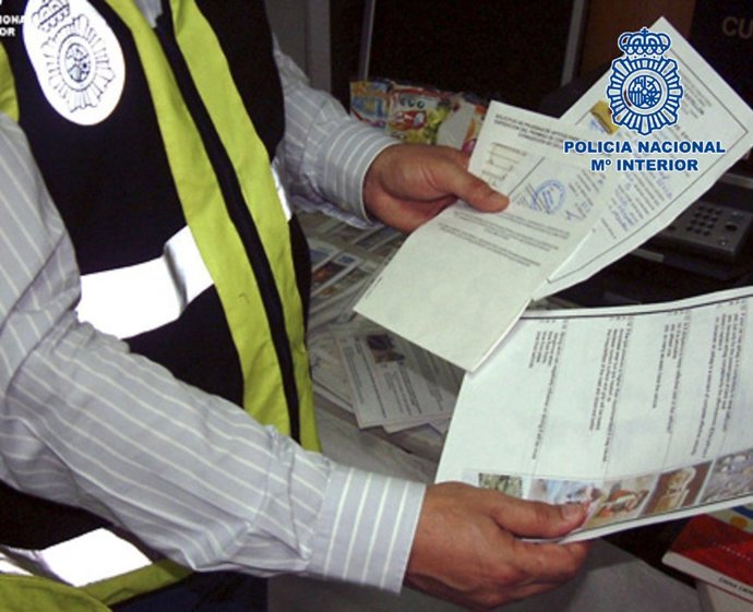 Detenidas 20 personas en Almería por falsificar documentación para regularizar s