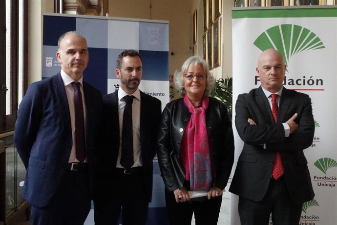 El Ayuntamiento De Málaga Informa: La Alameda Toma Protagonismo Y Completa Los Espectáculos De Esta Navidad Con El Árbol Encantado