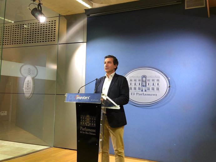 El presidente del PP, Biel Company, en rueda de prensa.