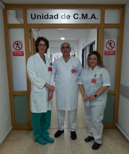 Inés Plaja Martí, Ángel Arrondo Nicolás y Sandra Maestre, del Hospital García Orcoyen de Estella