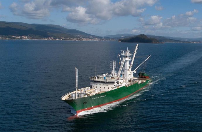 Buque congelador atunero