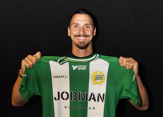 Zlatan Ibrahimovic holds Hammarby's jersey after becoming a part-owner of Swedish top-flight side Hammarby by investing in sports and live entertainment company AEG. Photo: -/Hammarbyfotboll.Se via Bildbyran via ZUMA Press/dpa