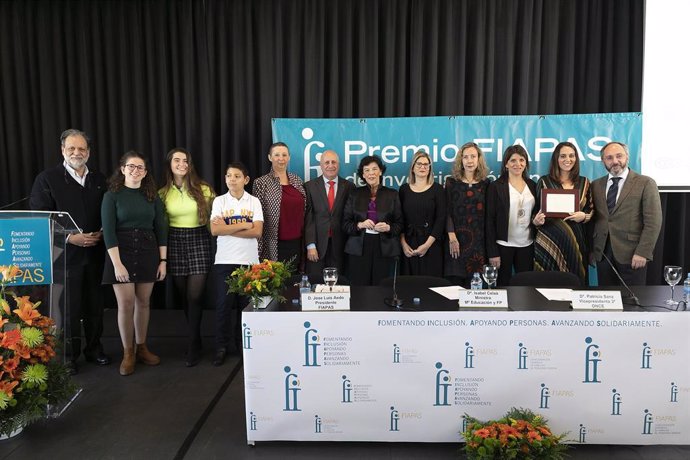 La ministra de Educación y Formación Profesional en funciones, Isabel Celaá, ha entregado este miércoles los premios de la Confederación Española de Familias de Personas Sordas (FIAPAS).