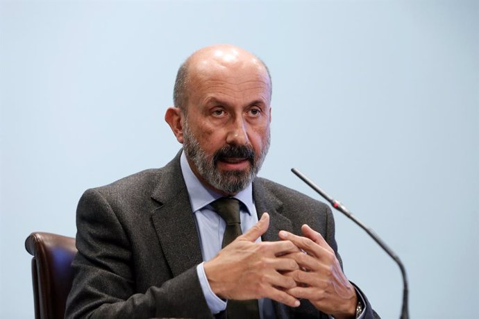 El minsitro de Salut d'Andorra, Joan Martínez, en compareixena després del Consell de Ministres.