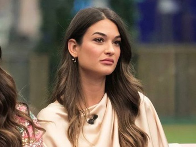 Estela Grande en el salón de la casa de 'GH VIP 7'