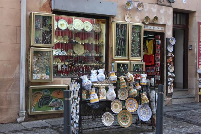 TIENDA DE CERAMICA
