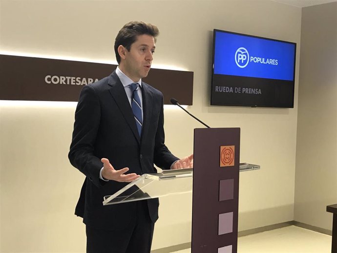 El diputado del PP, Sebastián Contín, en su comparecencia ante los medios de comunicación