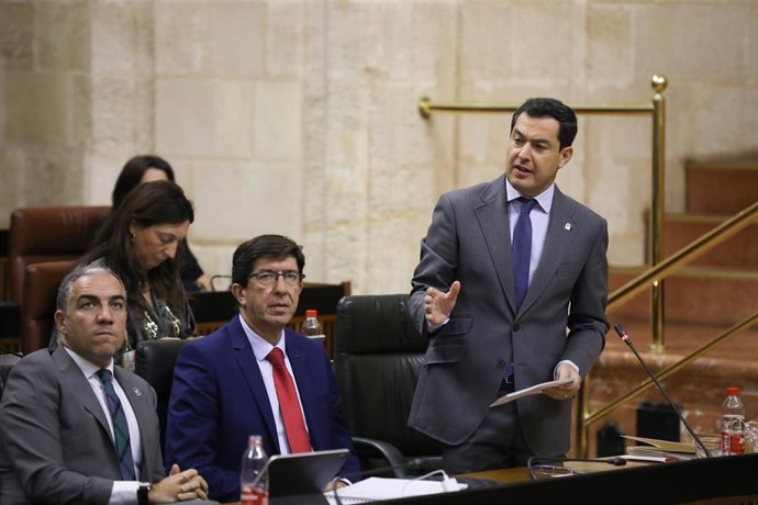 Juanma Moreno, ante el Pleno del Parlamento de Andalucía
