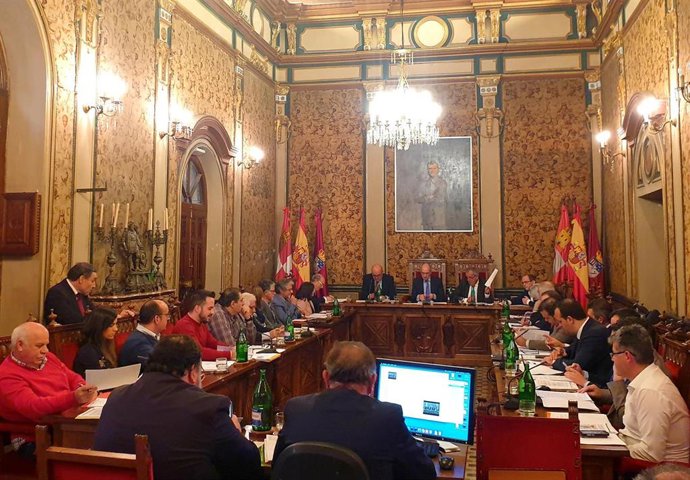 Pleno en la Diputación de Salamanca.