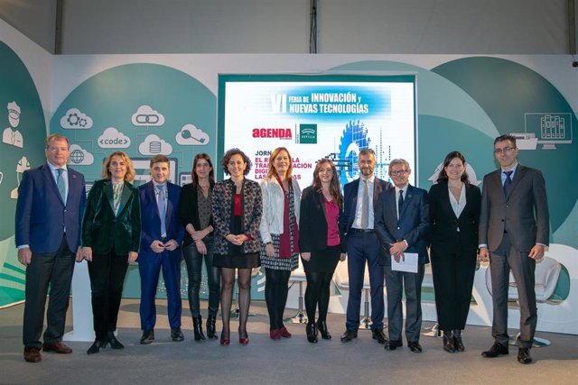 Participantes en el encuentro 'El reto de la transformación digital'