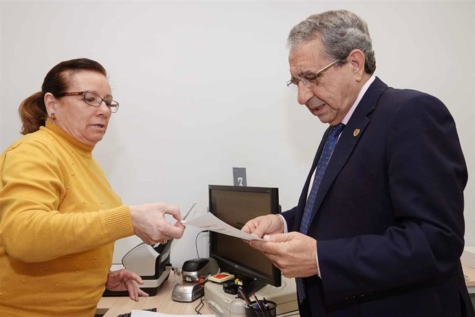 El rector de la Universidad de Málaga (UMA) José Angel Narváez