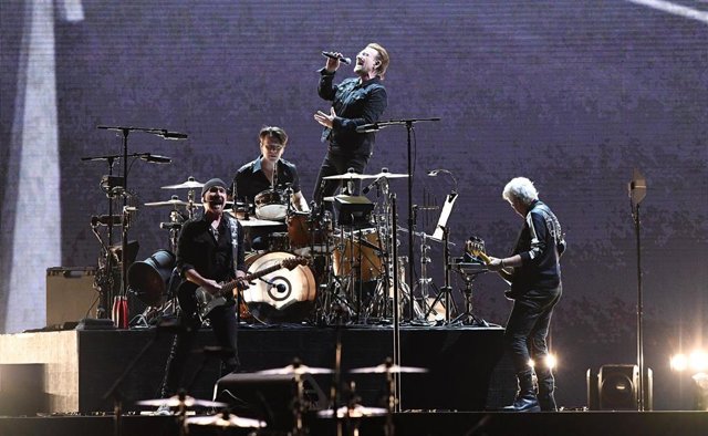 12 November 2019, Australia, Brisbane: Irish rock band U2 perform on stage at Suncorp Stadium during The Joshua Tree Tour 2019. Photo: Dave Hunt/AAP/dpa