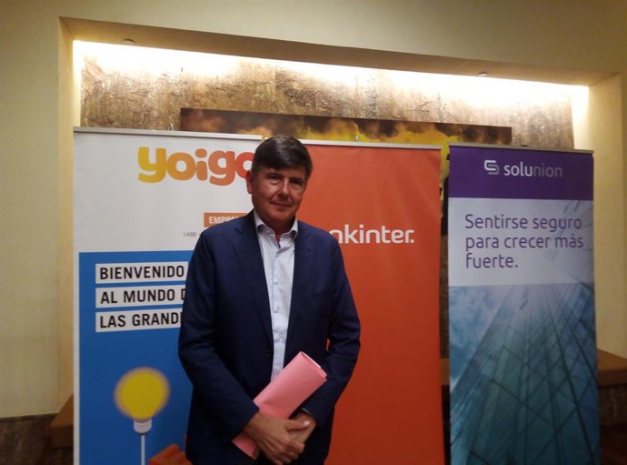 El exministro de Trabajo, Manuel Pimentel, en un acto en Bilbao.