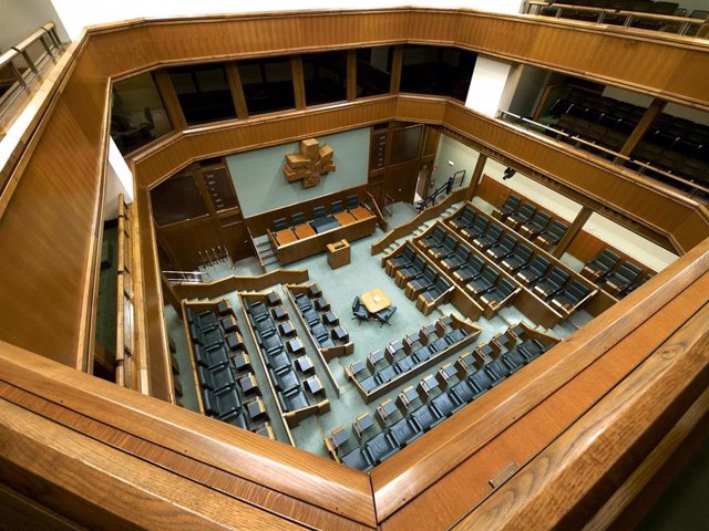Vista del Salón de plenos del Parlamento vasco