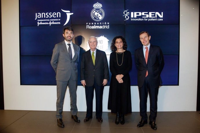 Firma del cuerdo de Janssen e Ipsen con la Fundación Real Madrid.