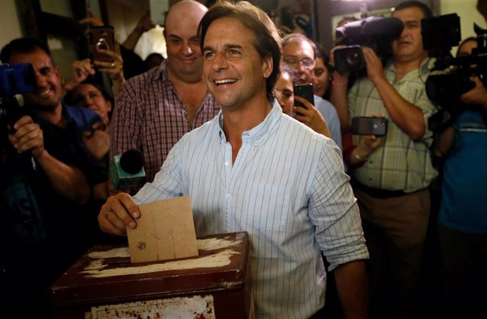 El candidato presidencial conservador uruguayo, Luis Lacalle Pou