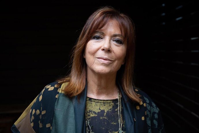 La cantante y guitarrista, Maria del Mar Bonet, durante la presentación de su concierto 'Barnasants, Canó dAutor'. 