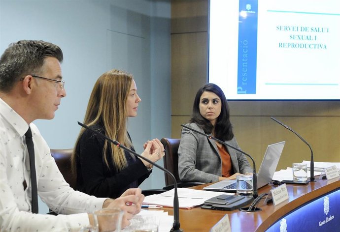Los secretarios de Estado Marc Pons, Helena Mas y Teresa Mil durante la presentación del Servicio de Salud Sexual y Reproductiva