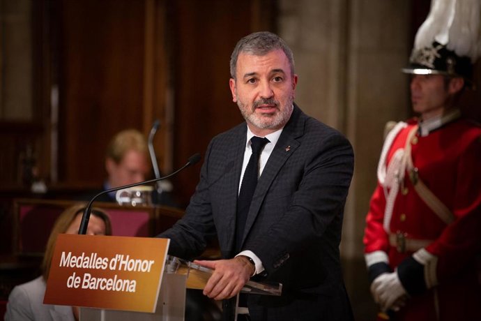 El primer teniente de alcalde del Ayuntamiento de Barcelona, Jaume Collboni, durante su intervención en el acto de entrega de las Medalles d'Honor de la ciudad de Barcelona, en Barcelona a 26 de noviembre de 2019.