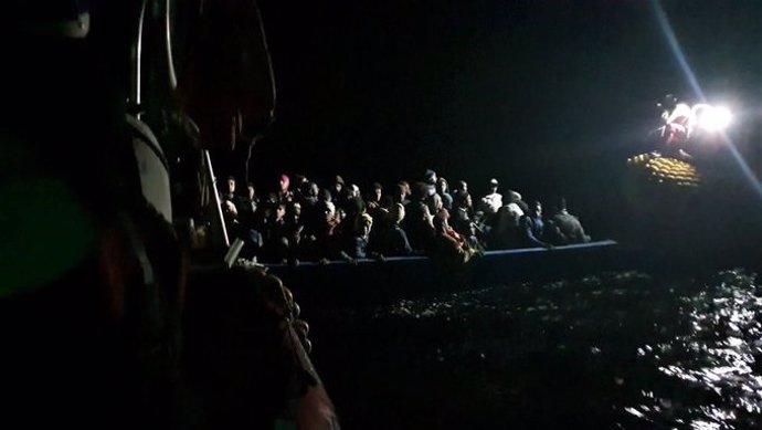 Europa.- El buque 'Ocean Viking' rescata a 60 inmigrantes en el mar Mediterráneo
