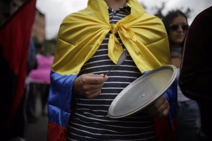 Un manifestantes en Bogotá.