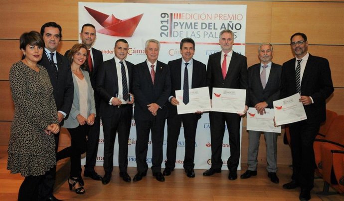 Total de premiados y autoridades