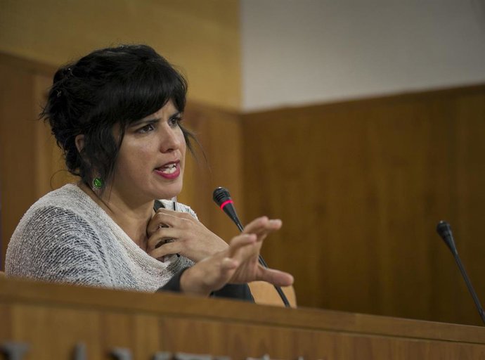 La coordinadora general de Podemos Andalucía y presidenta del grupo parlamentario Adelante Andalucía, Teresa Rodríguez, en una rueda de prensa. Foto de archivo
